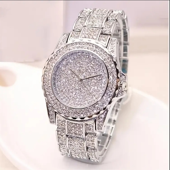 BLING BLING! FOR THE HOLIDAYS - STUNNING WATCH - Picture 2 of 5